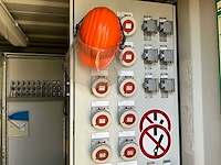 Besturingskasten in zeecontainer - afbeelding 2 van  21