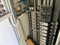 Besturingskasten in zeecontainer - afbeelding 9 van  21