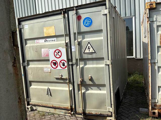 Besturingskasten in zeecontainer - afbeelding 1 van  21