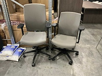 Bèta bureaustoelen (2x) - afbeelding 1 van  3