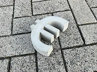 Beton €-teken klein - afbeelding 3 van  5