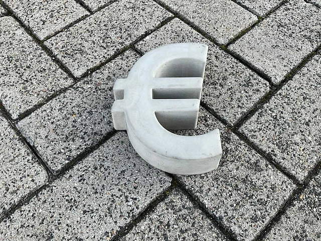 Beton €-teken klein - afbeelding 4 van  5