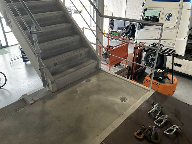 Beton betonnen trap 2 verdiepingen - afbeelding 14 van  17