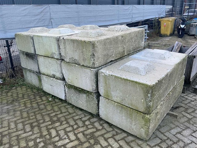 Beton blok - stapelblok (11x) - afbeelding 1 van  6