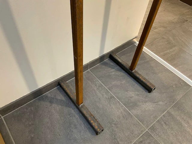 Beton decoratie op metalenstatief - afbeelding 5 van  5