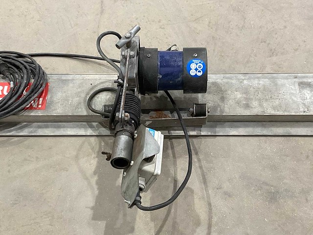 Beton egaliseer machine - afbeelding 2 van  6
