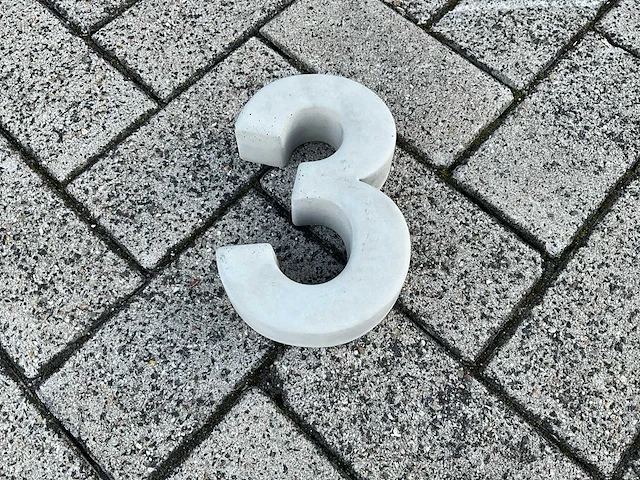 Beton huisnummer 3 klein - afbeelding 5 van  5