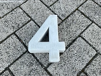 Beton huisnummer 4 klein - afbeelding 5 van  5