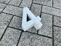 Beton huisnummer 4 klein - afbeelding 2 van  5