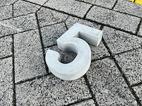Beton huisnummer 5 klein - afbeelding 3 van  5
