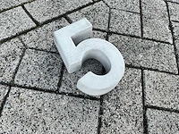 Beton huisnummer 5 klein - afbeelding 2 van  5