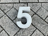 Beton huisnummer 5 klein - afbeelding 5 van  5