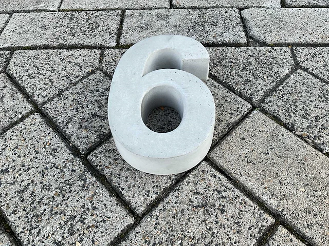 Beton huisnummer 6 klein - afbeelding 4 van  5