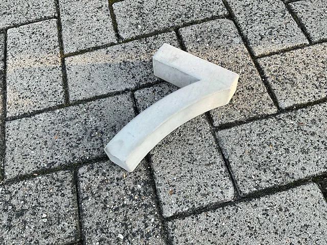 Beton huisnummer 7 klein - afbeelding 3 van  5