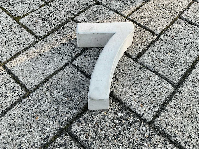 Beton huisnummer 7 klein - afbeelding 4 van  5