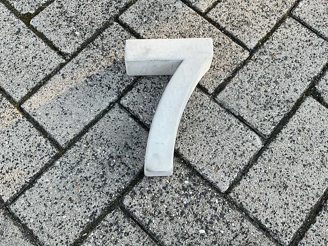 Beton huisnummer 7 klein - afbeelding 5 van  5