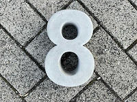 Beton huisnummer 8 klein
