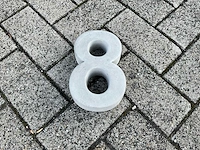 Beton huisnummer 8 klein - afbeelding 5 van  5