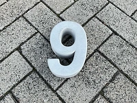 Beton huisnummer 9 klein - afbeelding 5 van  5
