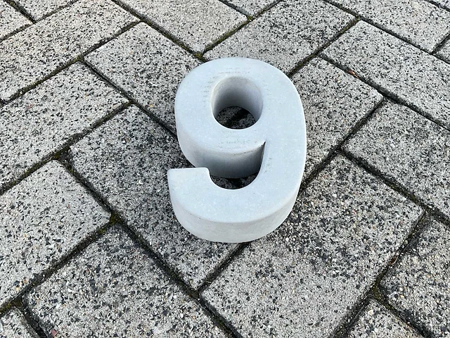 Beton huisnummer 9 klein - afbeelding 4 van  5