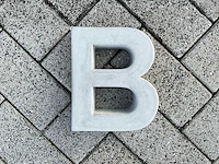 Beton letter b groot