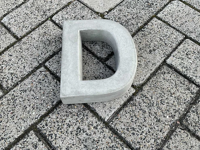 Beton letter d groot - afbeelding 2 van  5