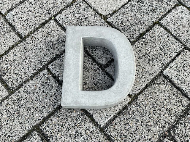 Beton letter d groot - afbeelding 5 van  5