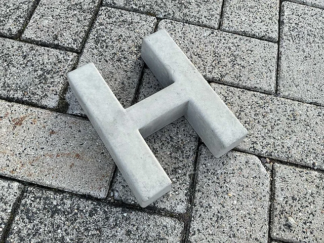 Beton letter h groot - afbeelding 2 van  5