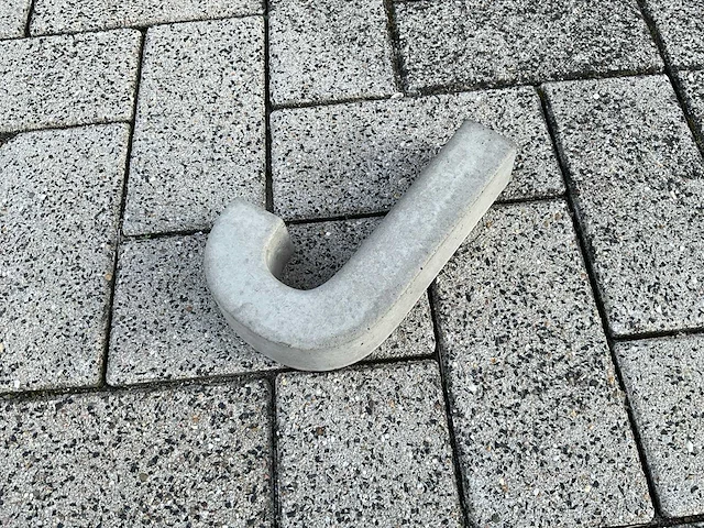 Beton letter j groot - afbeelding 3 van  5
