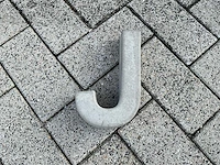 Beton letter j groot - afbeelding 5 van  5