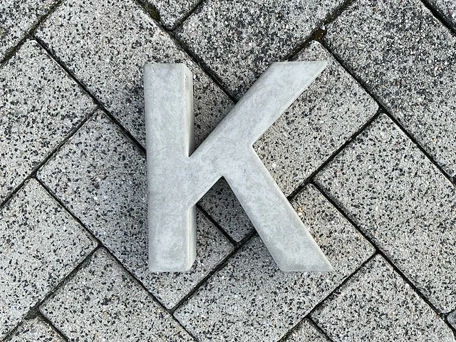 Beton letter k groot - afbeelding 1 van  5