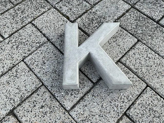 Beton letter k groot - afbeelding 4 van  5