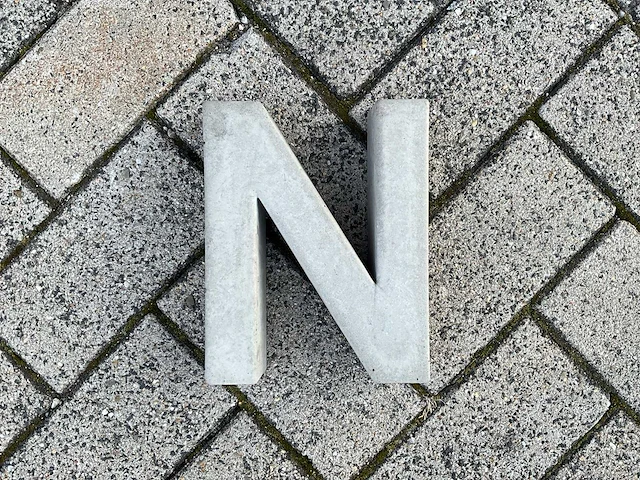 Beton letter n groot - afbeelding 1 van  5