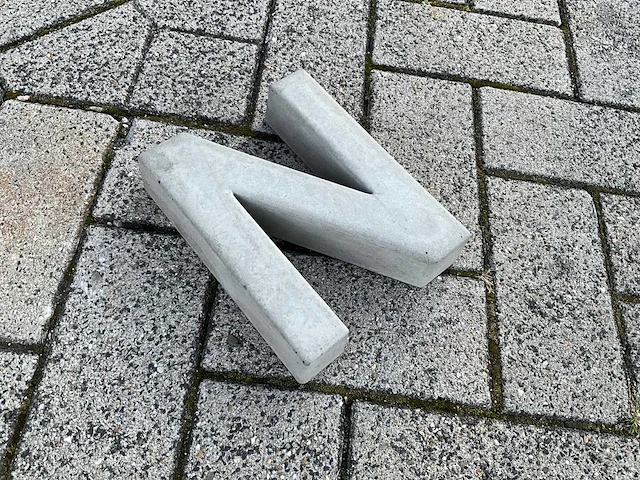Beton letter n groot - afbeelding 2 van  5