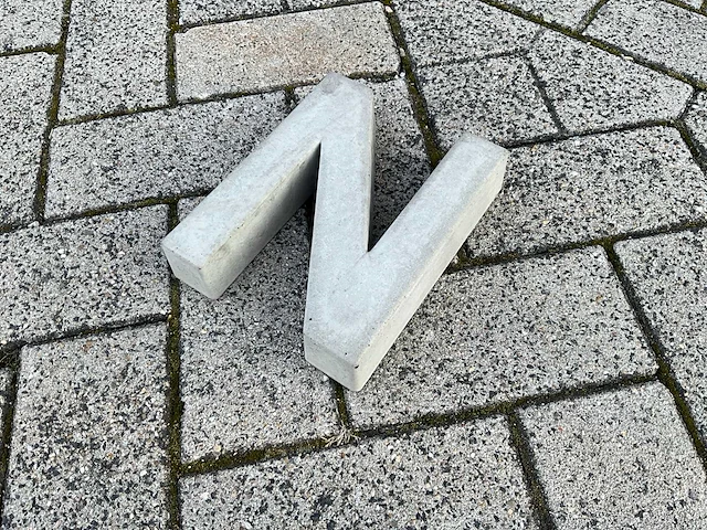 Beton letter n groot - afbeelding 3 van  5