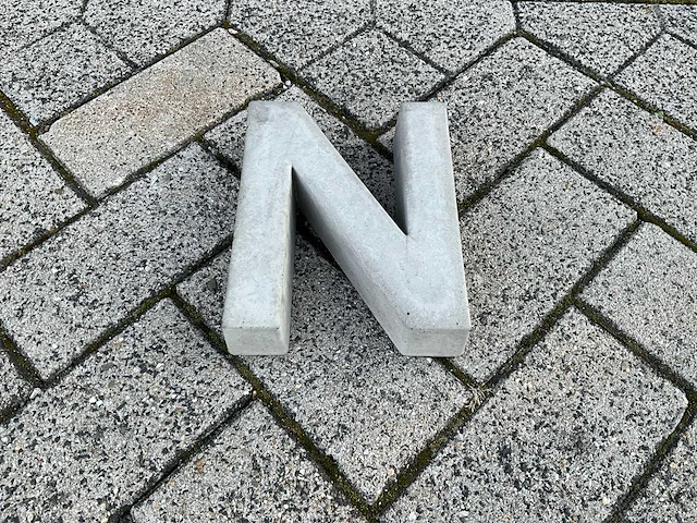 Beton letter n groot - afbeelding 4 van  5