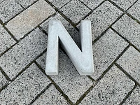 Beton letter n groot - afbeelding 5 van  5