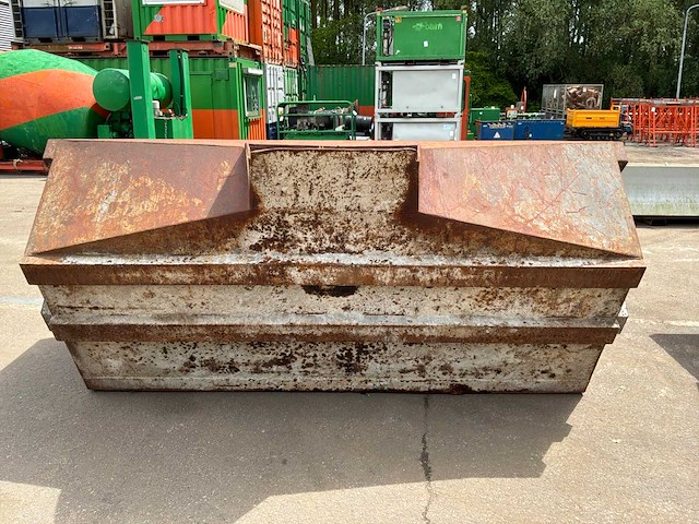 Beton stortbak - afbeelding 3 van  3
