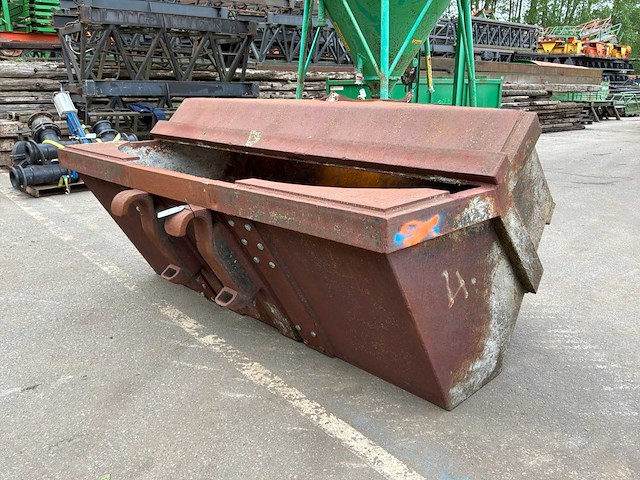 Beton stortbak - afbeelding 1 van  5