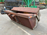 Beton stortbak - afbeelding 1 van  5