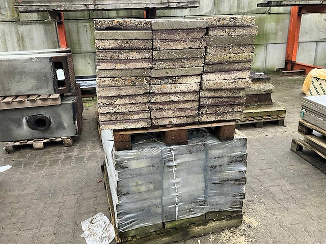 Beton tegels - afbeelding 1 van  4