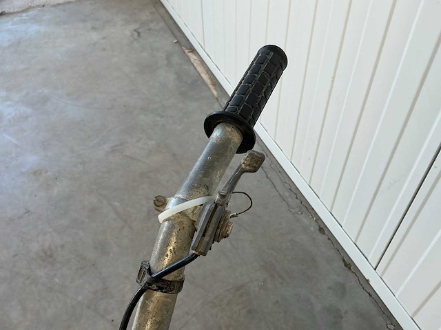 Beton trilbalk - afbeelding 5 van  5