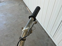 Beton trilbalk - afbeelding 5 van  5