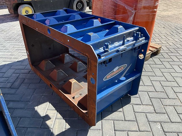 Betonblock mal - afbeelding 1 van  3