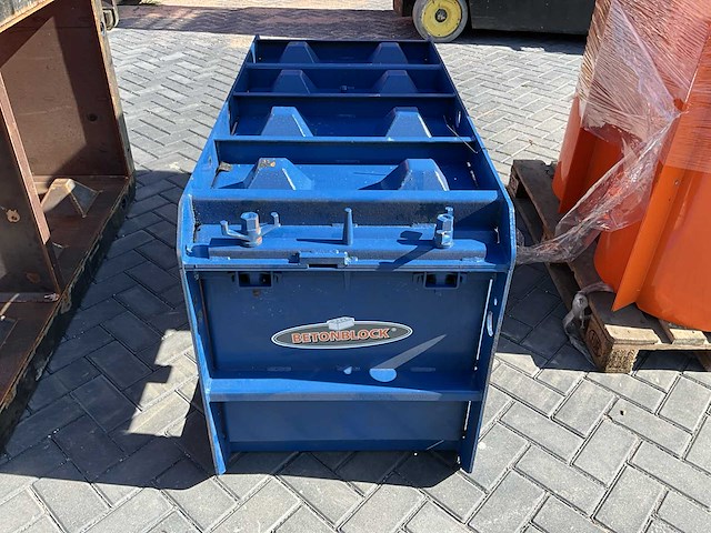 Betonblock mal - afbeelding 2 van  3