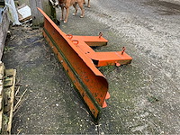 Betonblock sneeuwschuiver - afbeelding 1 van  2