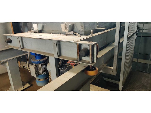 Betonfabriek s.m.c.2 nummer 721 + omg mixer - afbeelding 15 van  92