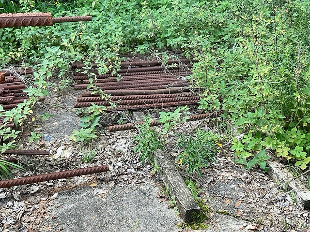 Betonijzer op transportbaan - afbeelding 7 van  8