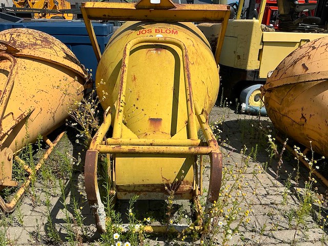 Betonkubel 1000l - afbeelding 2 van  5