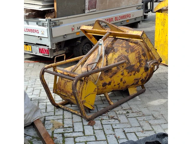 Betonkubel, florian eichinger, 1025, 2002 - afbeelding 3 van  6